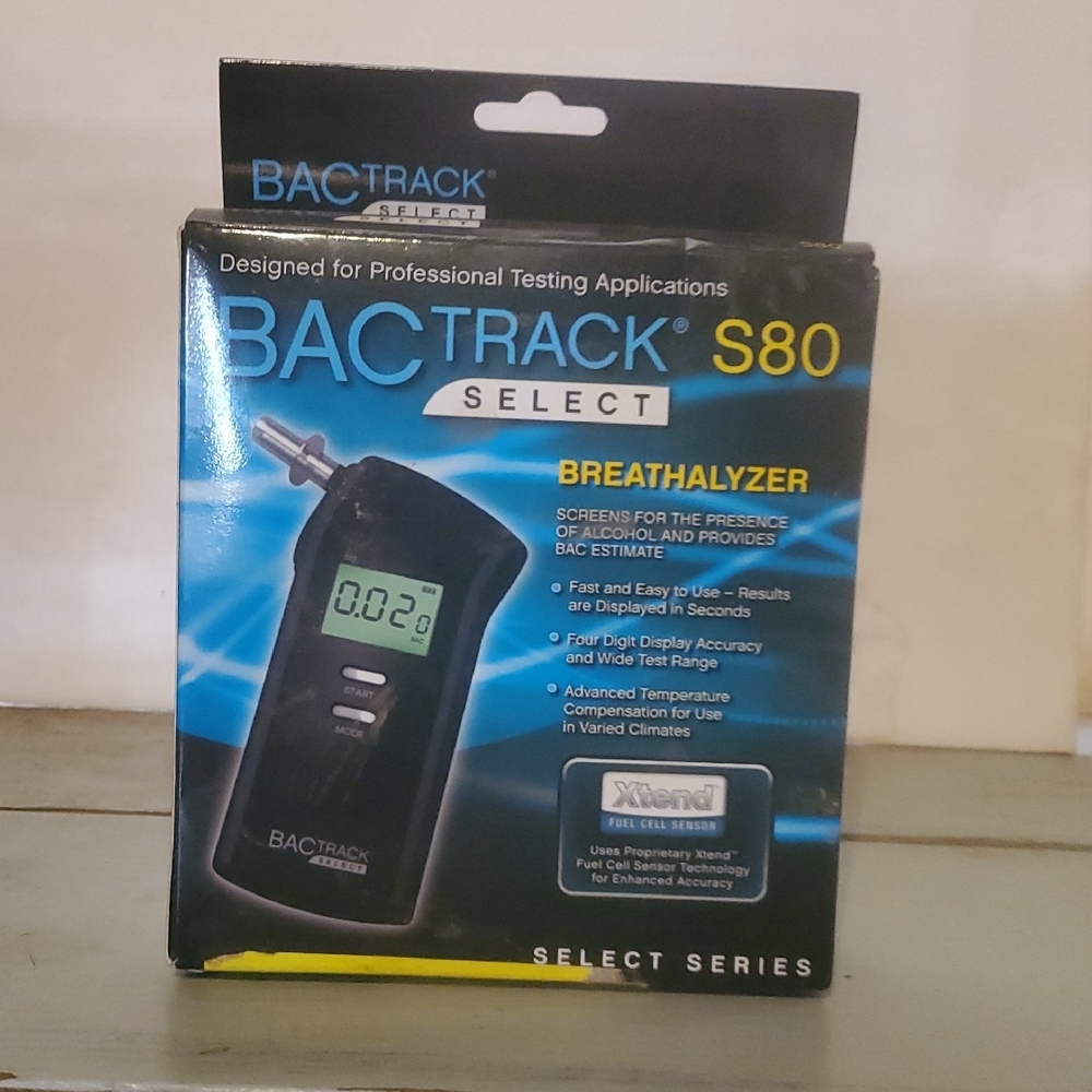 BACtrack S80 Portable Alcoholl Breathalyzer. Professional Grade. New In Box